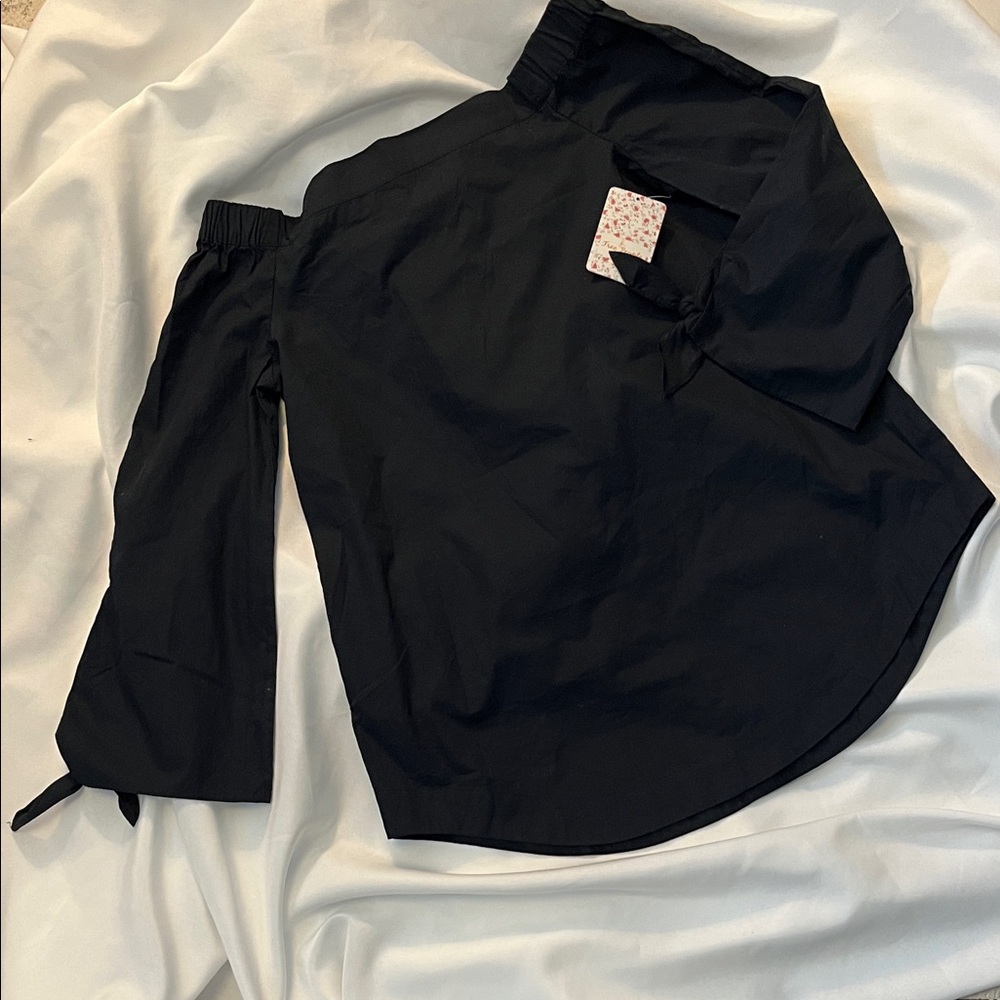 DOEN Style Free People Black Off-Shoulder Blouse
